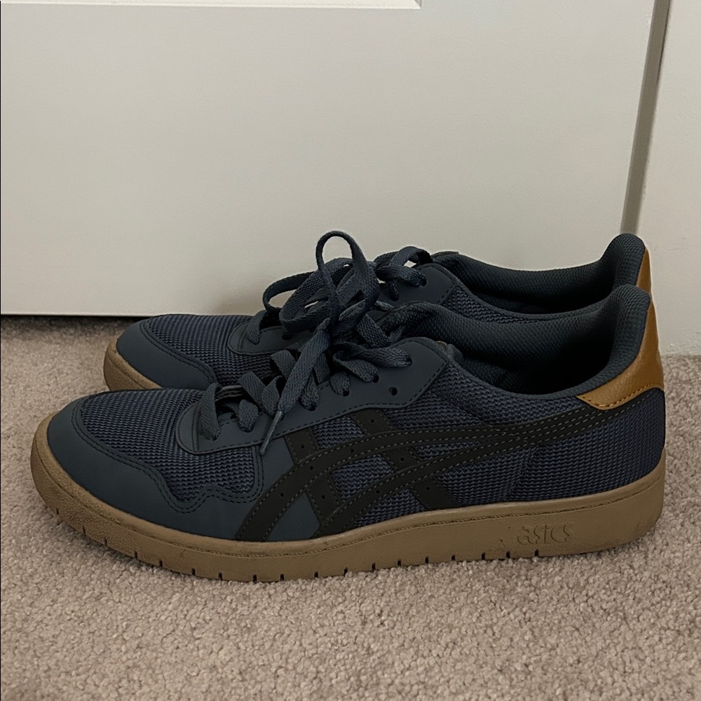 ASICS Men's Dark Blue and Brown Sneakers